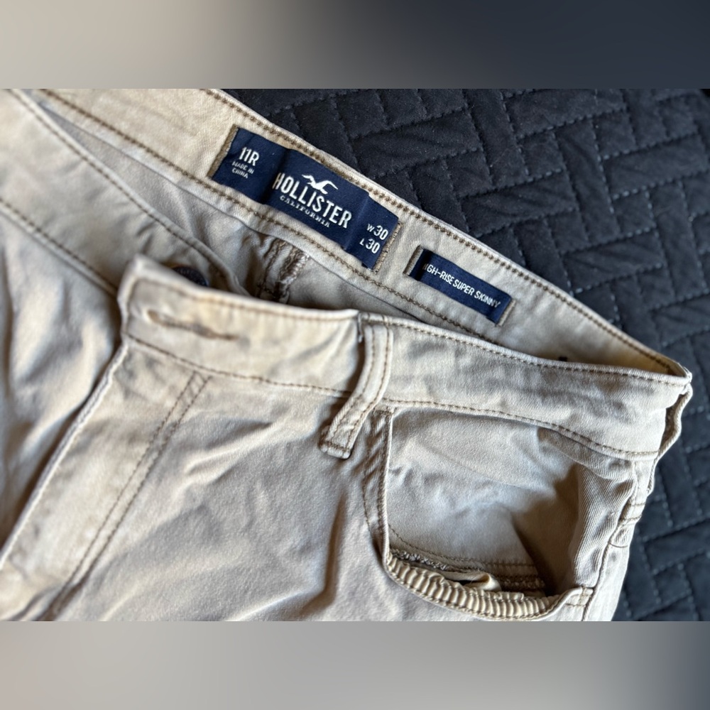 Tan women’s Hollister Jeans